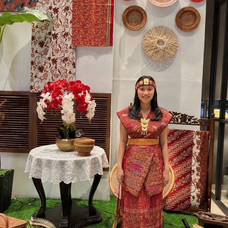 SET PAKAIAN BAJU ADAT BATAK ROK PANJANG DARI ULOS SADUM