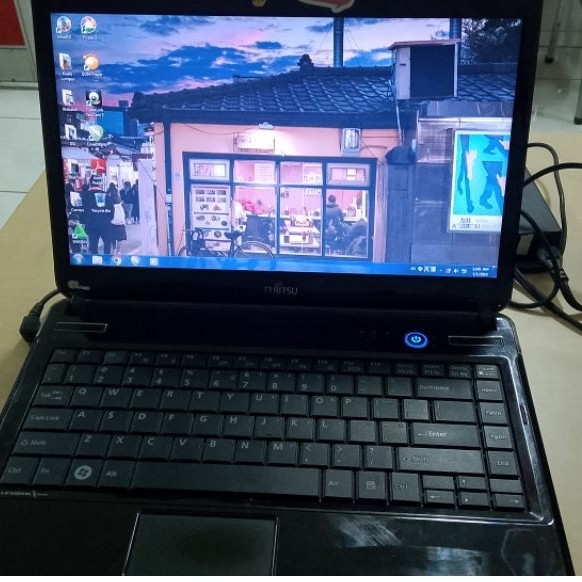 Fujitsu Lifebook LH531 X Iphone 6 matot Lock icloud