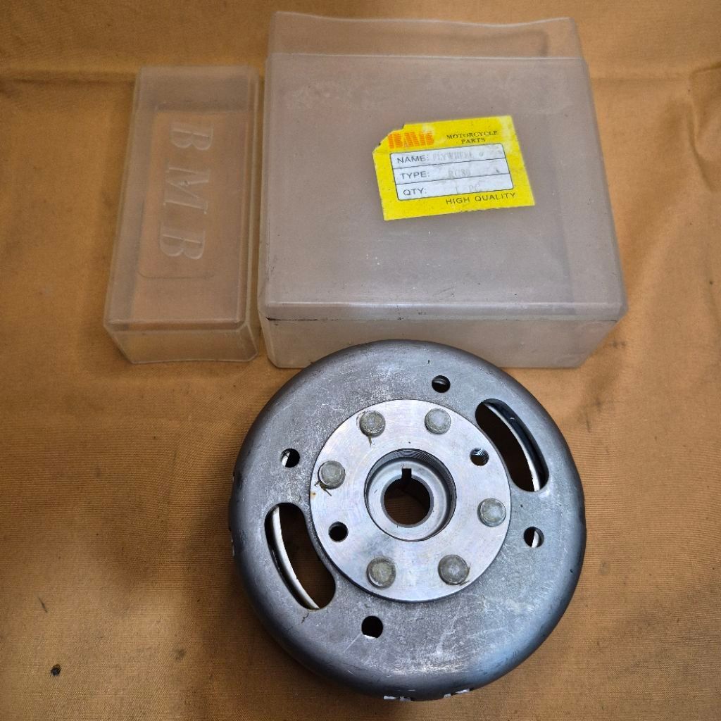 Magnit Magnet Suzuki RC80 RC 80 NOS