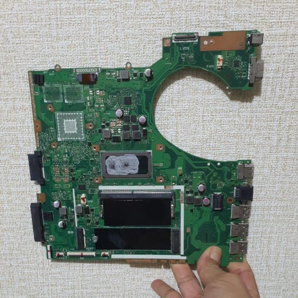 motherboard asus P1440FA intel core i3-8145U cpu ram 4 gen 8