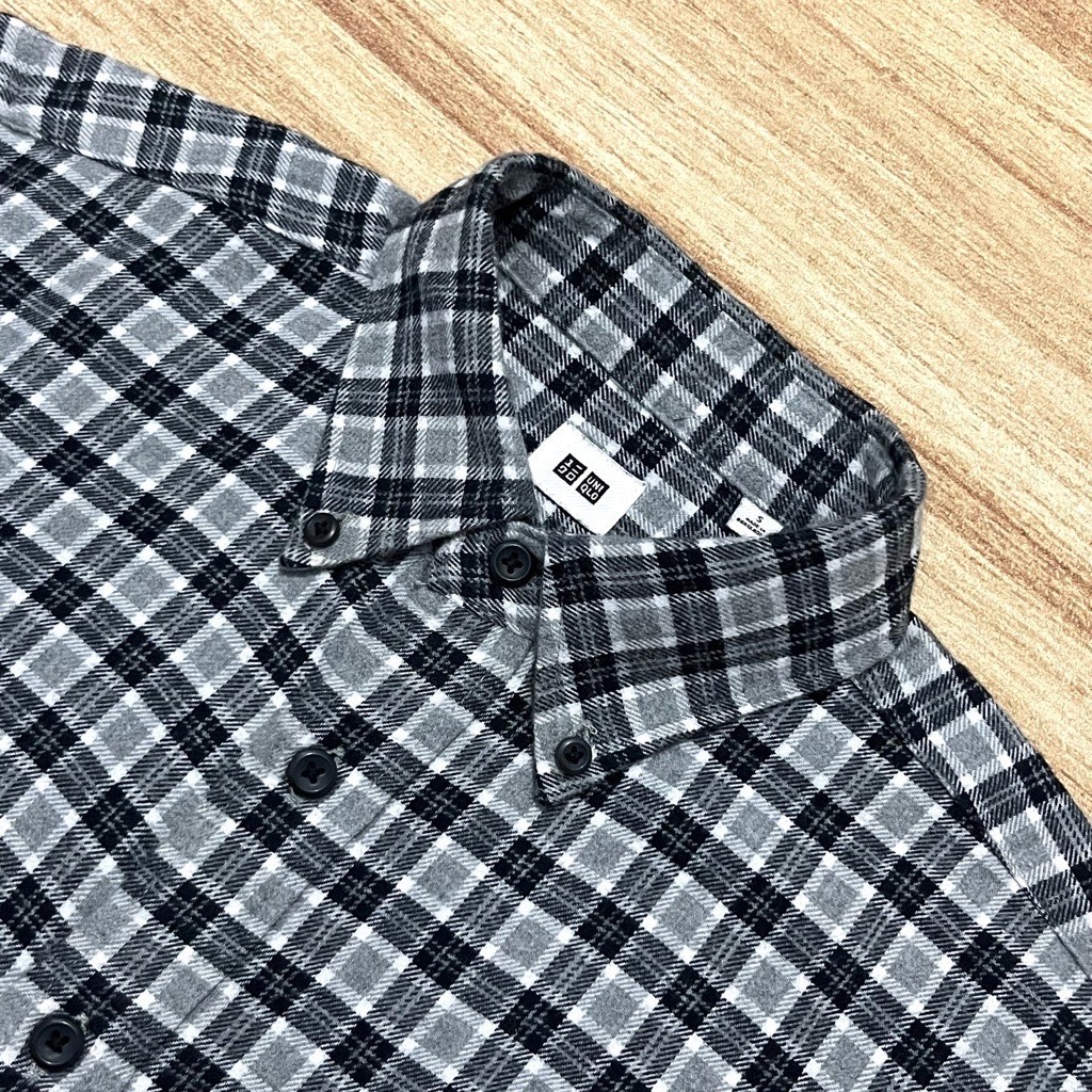 Kemeja Flannel UNIQLO Grey Black White (S)