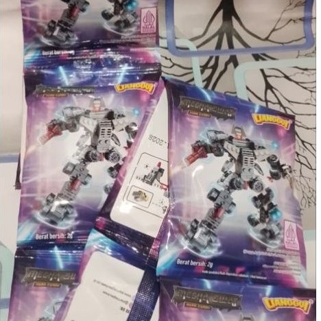 lego renteng mecha swat/surprise candy
