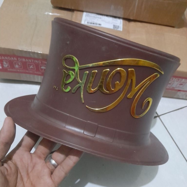 Popcorn bucket wily wonka hat CGV