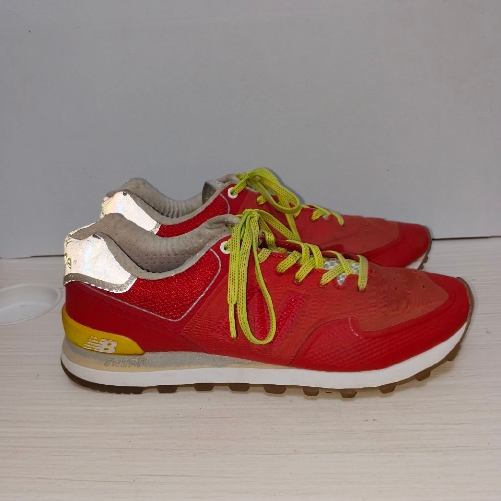 sepatu second New Balance 574 size 42
