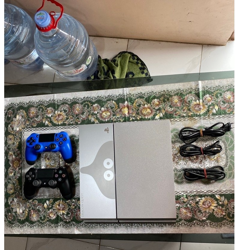 PS4 Dragon Quest Limited Edition
