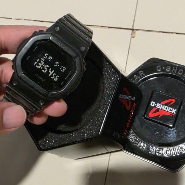 jam gshock dw 5600 bb