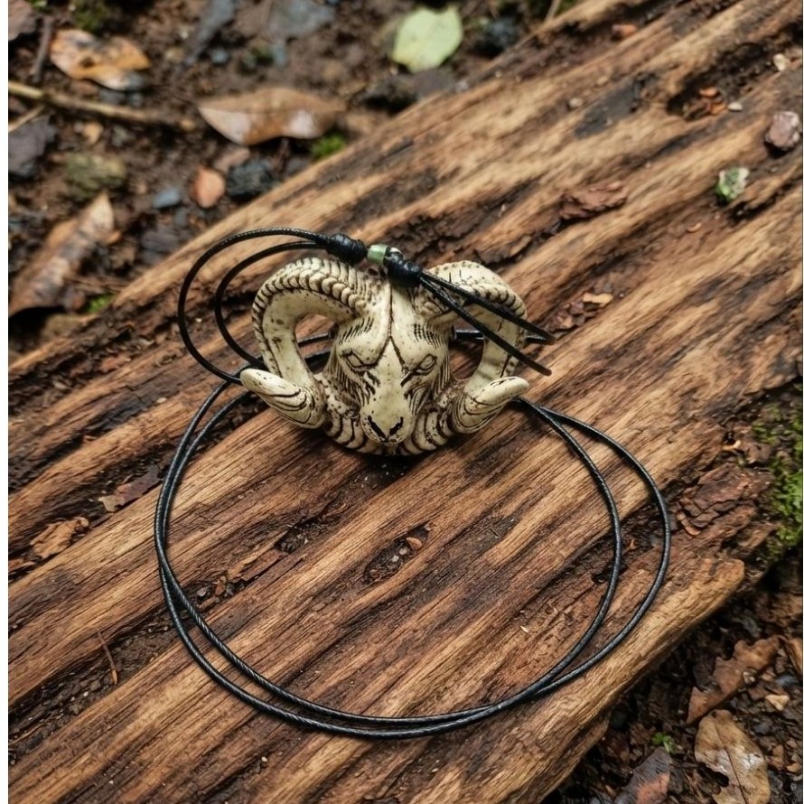 Kalung Pria/Wanita Estetik Ukir Kepala Domba Garut Eksklusif Warna Tulang