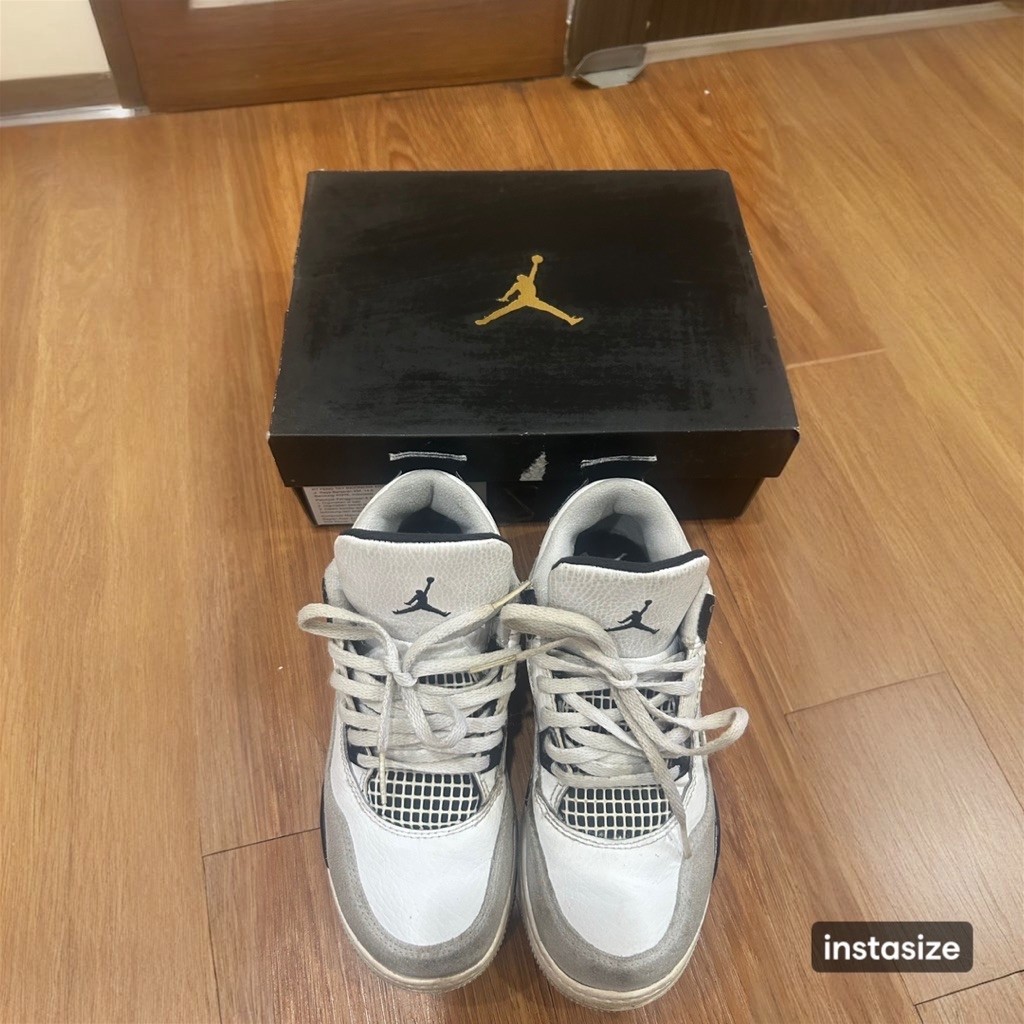 Preloved sepatu anak jordan 4 retro white/black