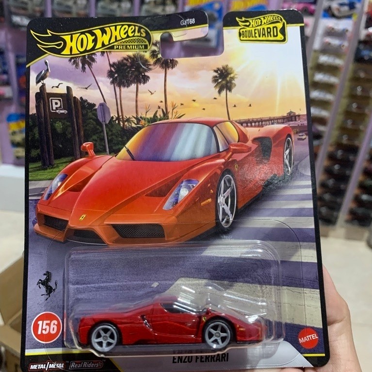 Hot Wheels Premium Boulevard Enzo Ferrari 1/64