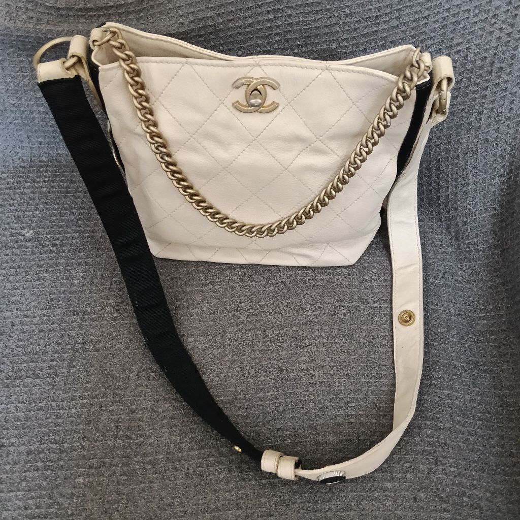 CHANEL bag Tas selempang wanita putih berkerah rantai dengan tali hitam model tas selempang