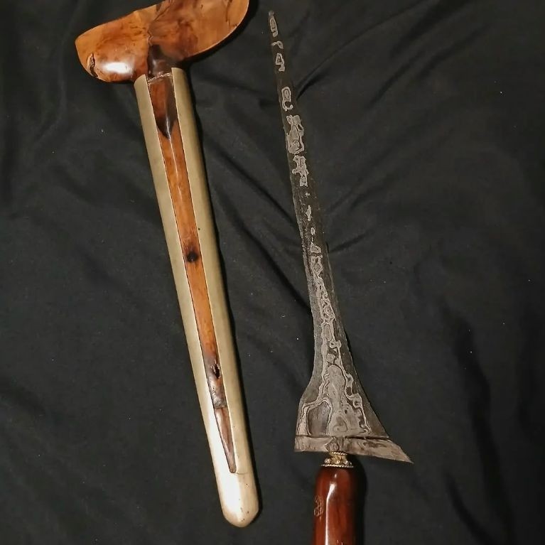 Pusaka keris dhapur Tilam upih sepuh pamor woswutah