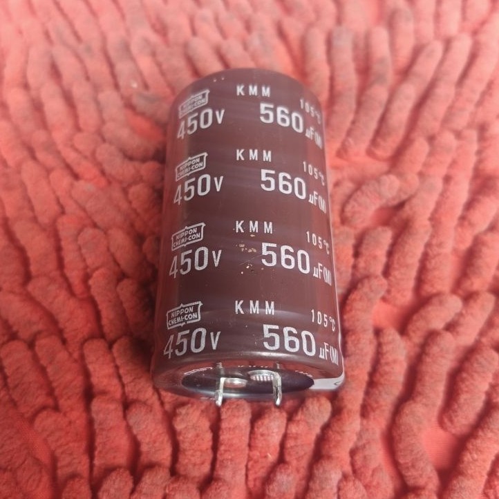 ELCO 450V560UF .T 6CM L3,5C