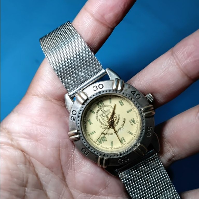 jam tangan vintage unik beda dari yg lain