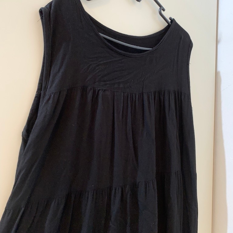 Preloved Inner Dress Rayon Tanpa Lengan Motif Polos Wanita - Hitam