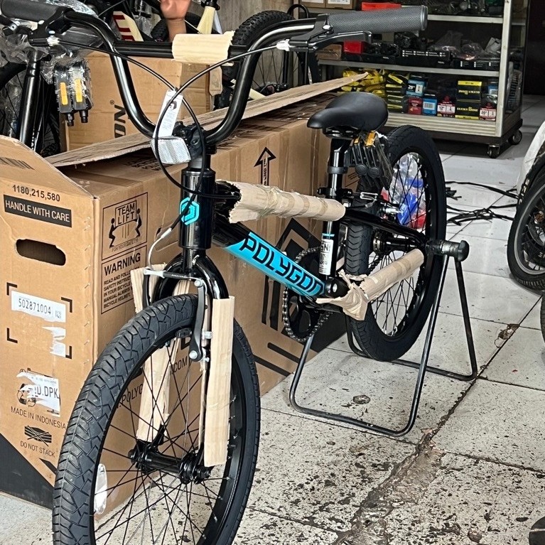 Sepeda BmX Polygon Rogue