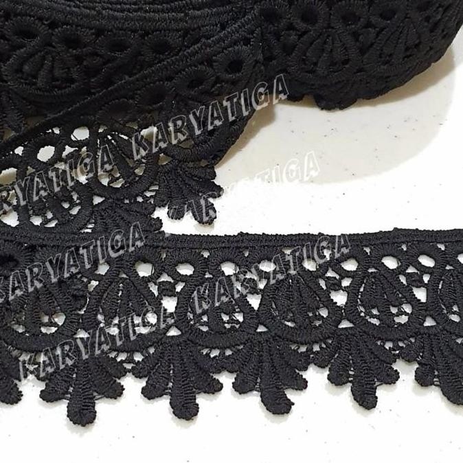 

\\\\\] Renda Bordir Giper Hitam Kode 32901 - Lebar 6.5 cm Panjang 15 Yard