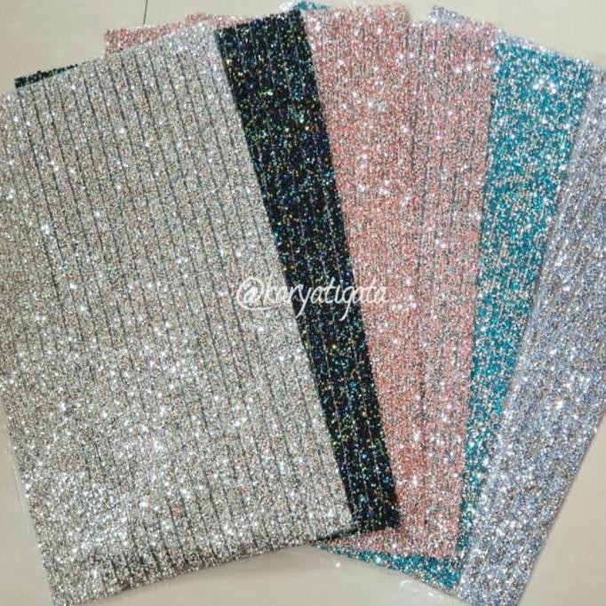 

] (Per Lembar) Diamond Tikar Gosok Motif Acak 22 cm x 40 cm
