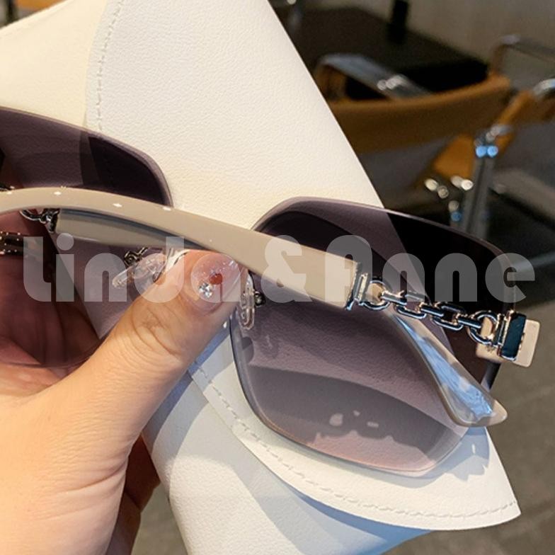 [Kecil Terbaru Jual Kacamata Hitam Oversized Sunglasses Musim Panas Untuk Wanita Aksen Gagang Rantai