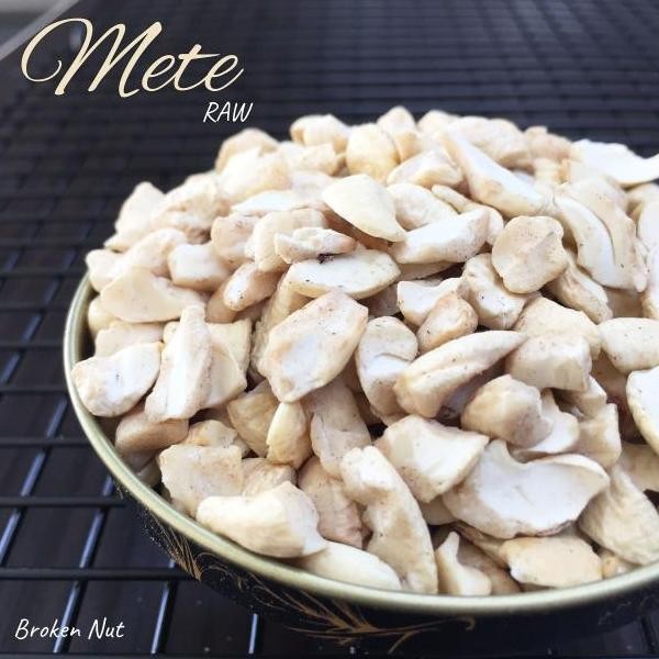 

Kacang Mede Pecah / Mede / Kacang Mete / Mente Murah - 1.000Gr Allshop