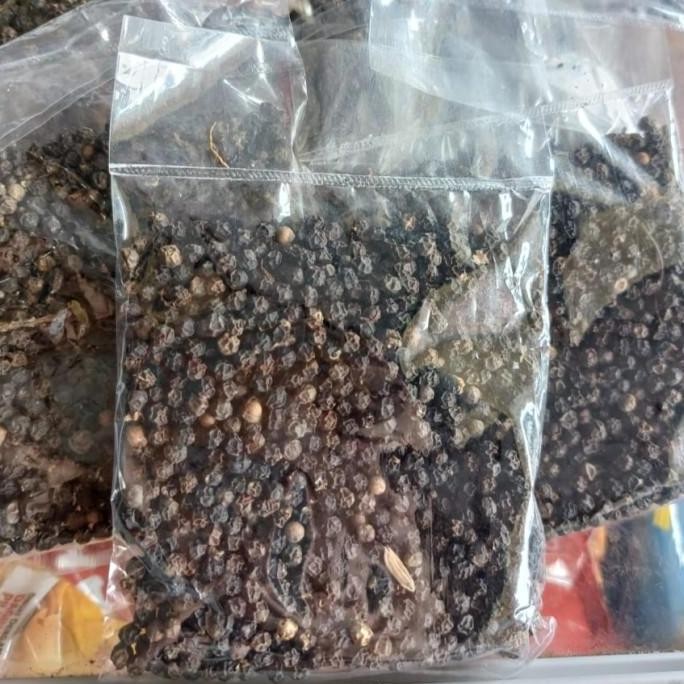 

BIJI LADA HITAM UTUH WHOLE BLACK PEPPER 50GR