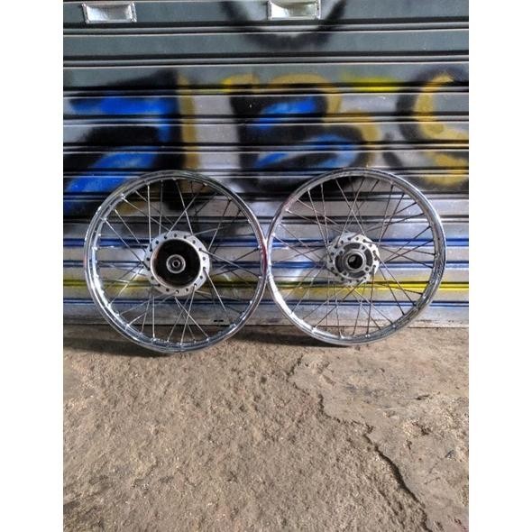 pelek veleg velg roda depan belakang honda supra x 125 PNP honda karisma orinal lepasan motor