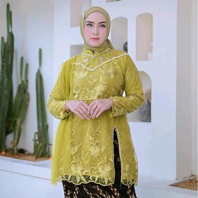 Setelan Kebaya Pesta Modern Inara Slayer dengan Bahan Tille Mutiara Premium - Dress, Bawahan, Wisuda