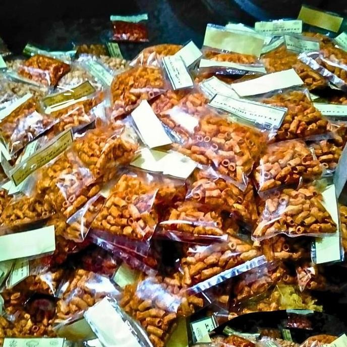 

New PAKET HEMAT 10 PCS MAKARONI BANTET KEMASAN 50gr macaroni makroni pedas cemilan snack food kerang Makanan