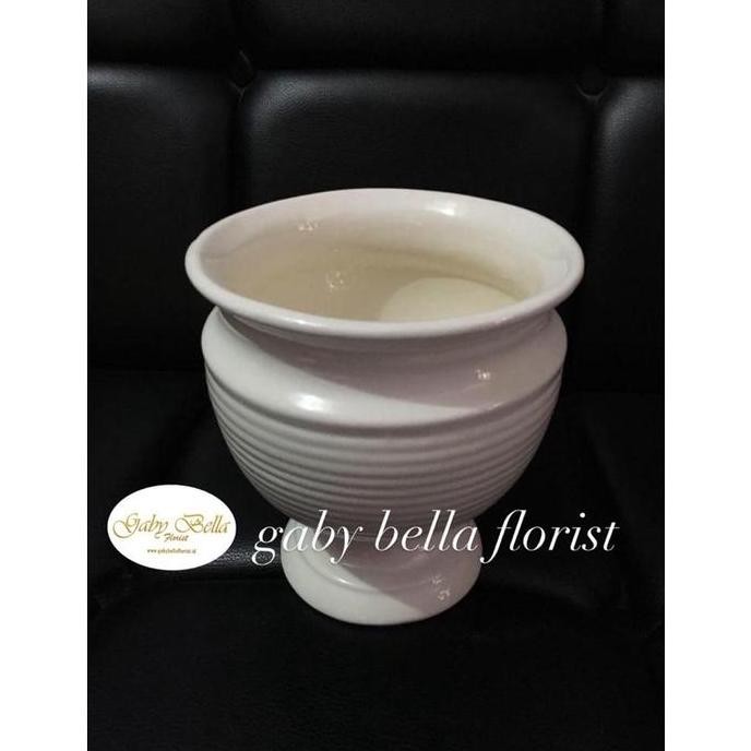 Pot Keramik. (4) Vas Keramik. Vas Keramik Putih. Pot Bunga Putih. Pot