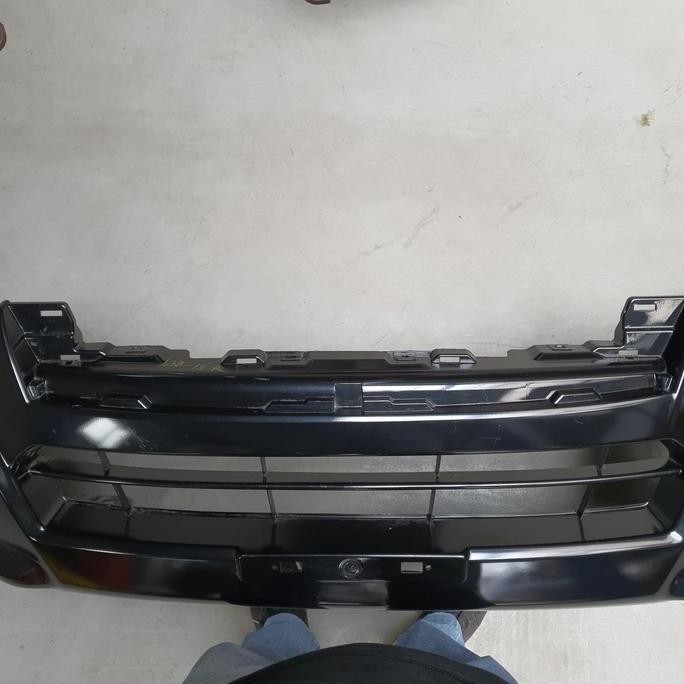 Bumper isuzu Dmax tahun 20/21 kondisi baru.