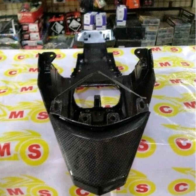 spakbor belakang tengah kolong fender R15 V3 VVA original Motorcycle Original