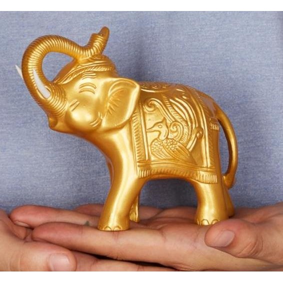 fengshui Patung Gajah Emas - lambang keberuntungan