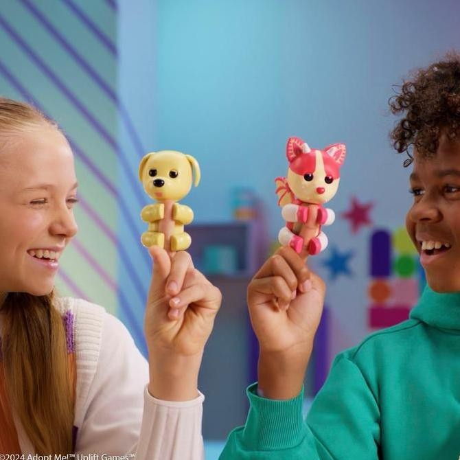 Fingerlings X Adopt Me Strawberry Shortcake Bat Dragon New 2024 Reacts To Touch 40+ Sounds And React