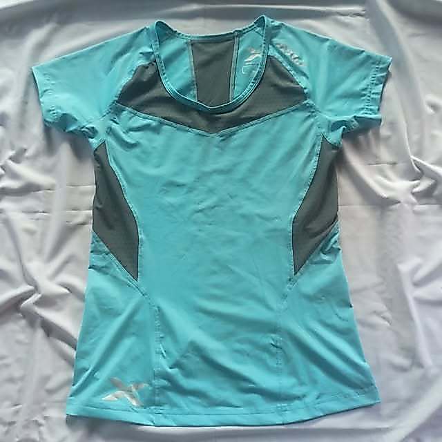 2xu women base compression short sleeve