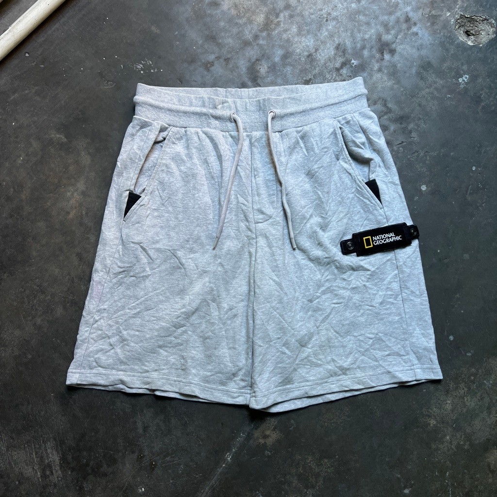 celana pendek natgeo patch sz 30-32