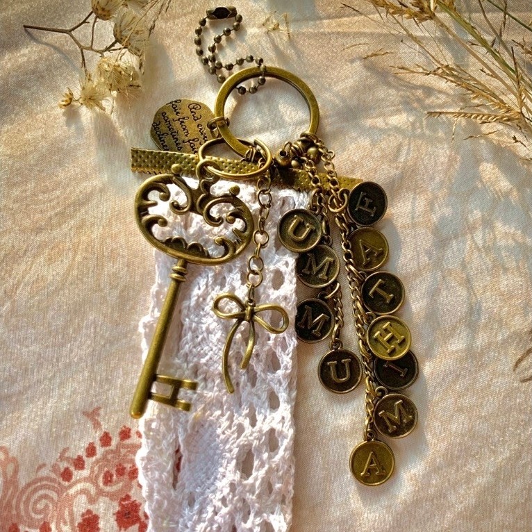 Bag Charm Phone Strap Keychain Vintage Antik Gantungan Kunci Renda Bakar ATG Pita Ocil Fosil