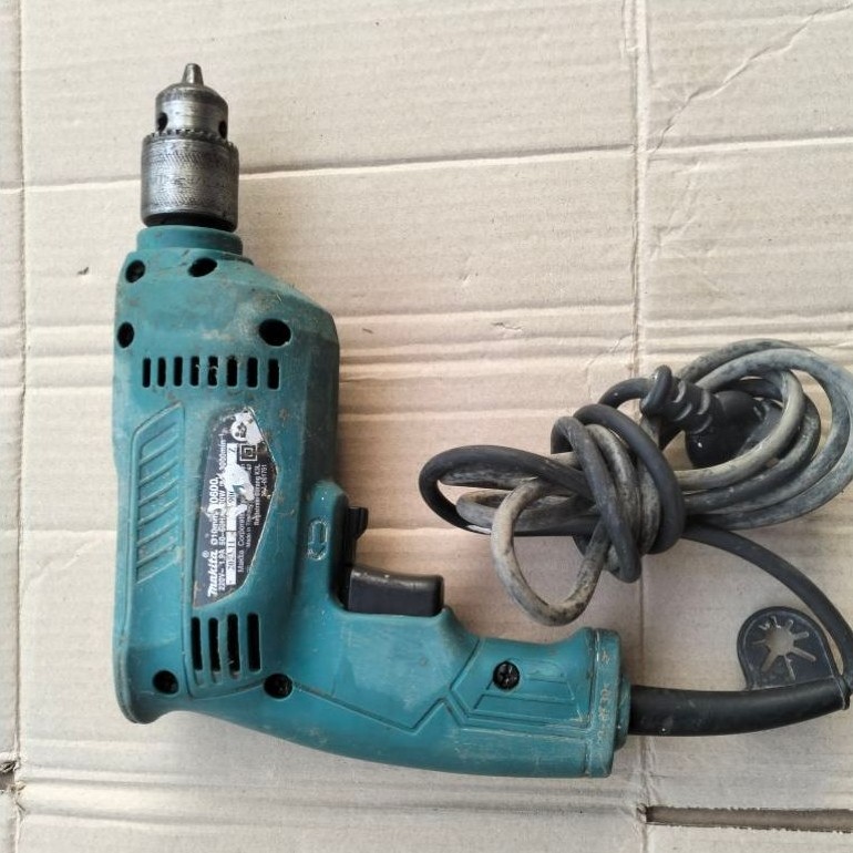 Bor (BEKAS/SECOND) 10 mm makita M0600B