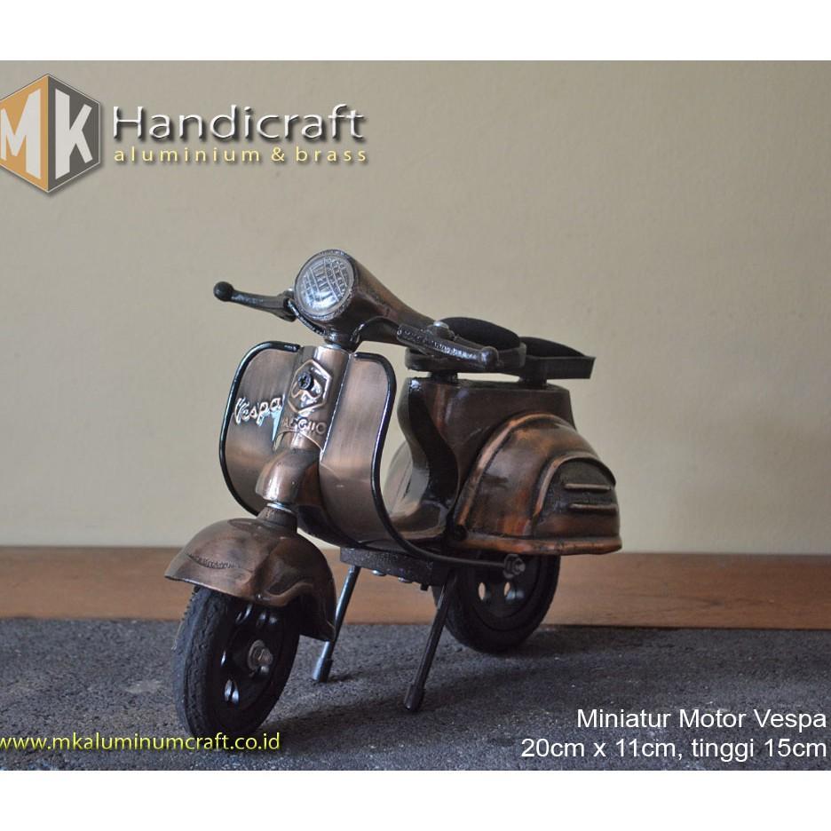 Miniatur Motor Vespa - Miniatur Vespa - Vespa Jadul Warna Coklat Vintage
