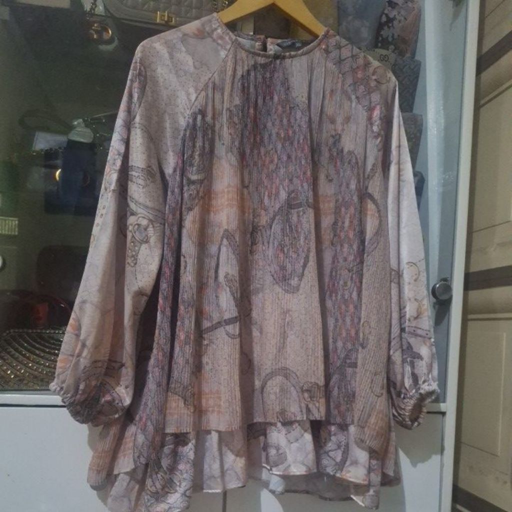 BJ Festive Pleated Blouse Cream XL PL Split 375