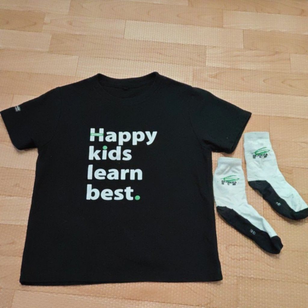 Preloved Seragam Happy Kids Sekolah Citra berkat SCB ukuran 5