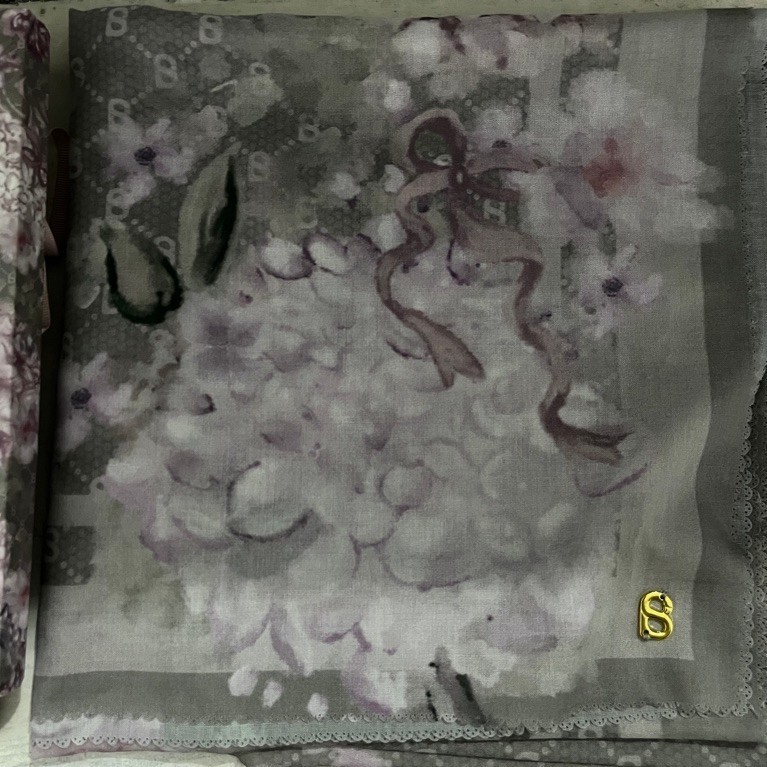 Buttonscarves voal hydrangea Grise preloved