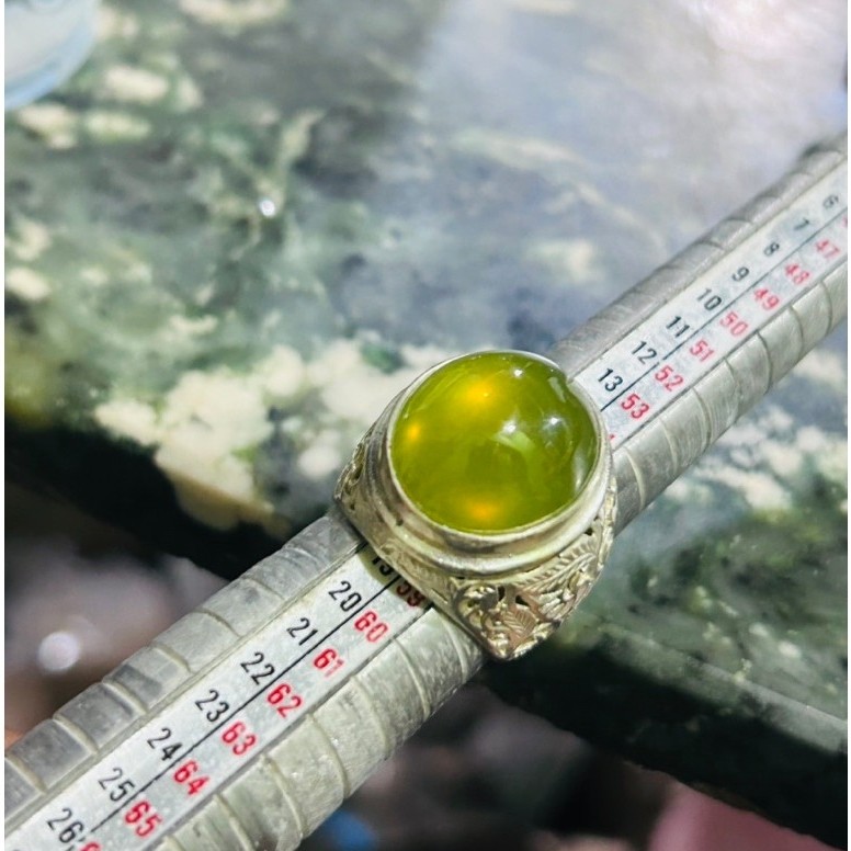 Batu Idocrase  Neon green super