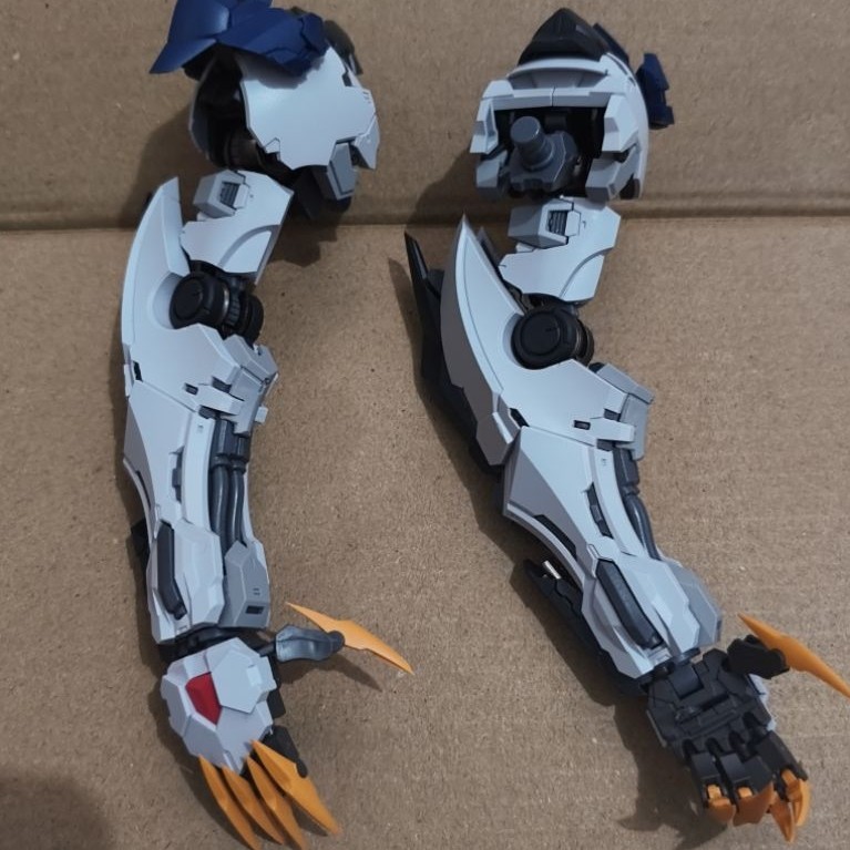 hand wolf model mg barbatos lupus rex