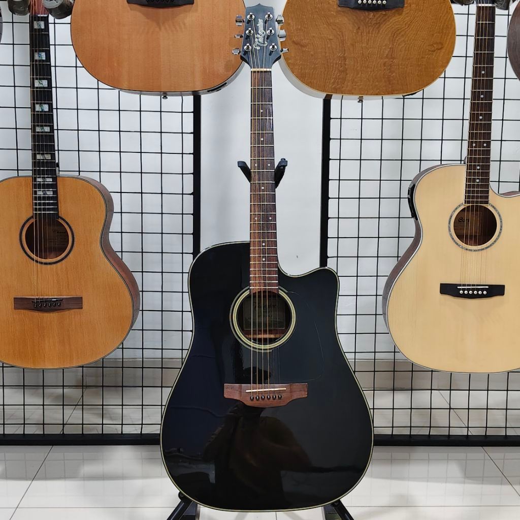 Gitar Akustik Elektrik TAKAMINE ED2DC BLK