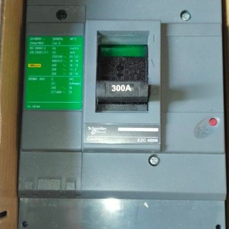Mccb Schneider EZCN300A Baru Grez Bukan Repasi
