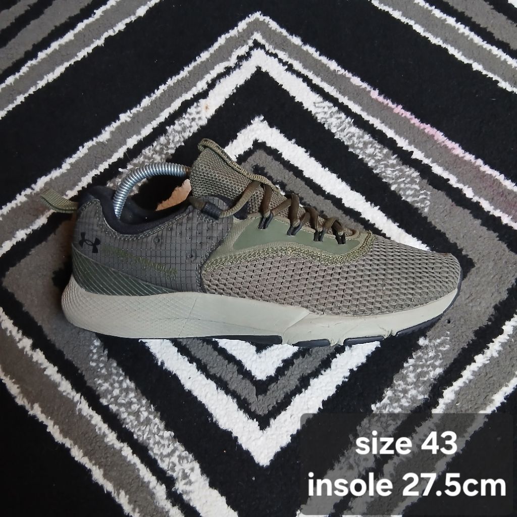 sepatu second ua charged focus
