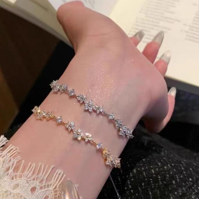 Gelang Serut Zirkon Titanium Wanita Yang Dapat Disesuaikan Gelang Zirkon Bunga Sakura Wanita Bergaya