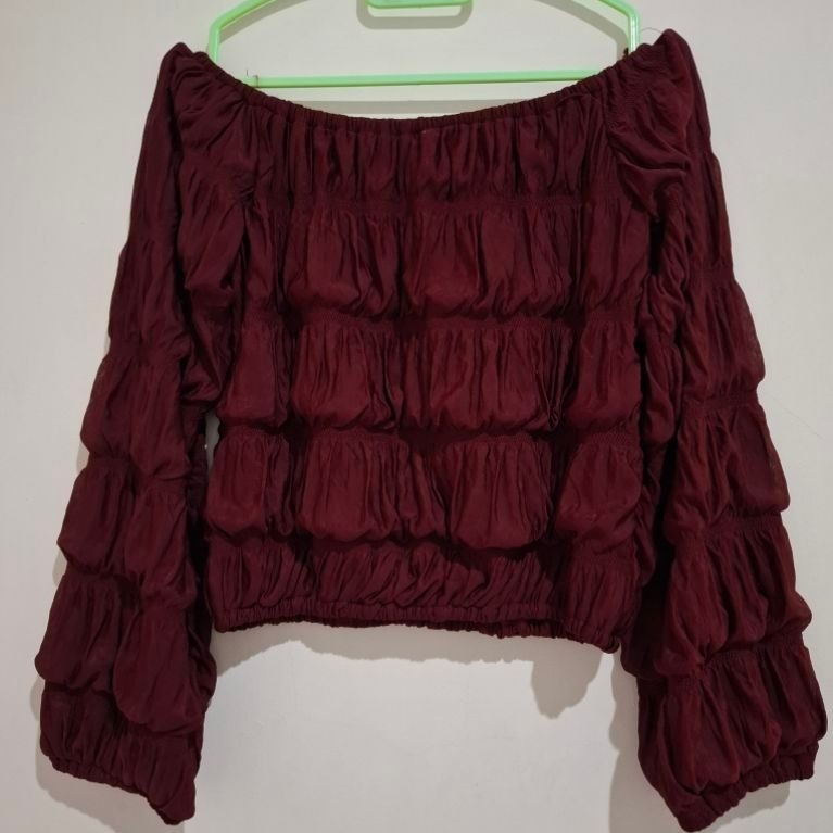 Preloved Red Maroon Sabrina Top Balon Crincle Atasan Merah Cute