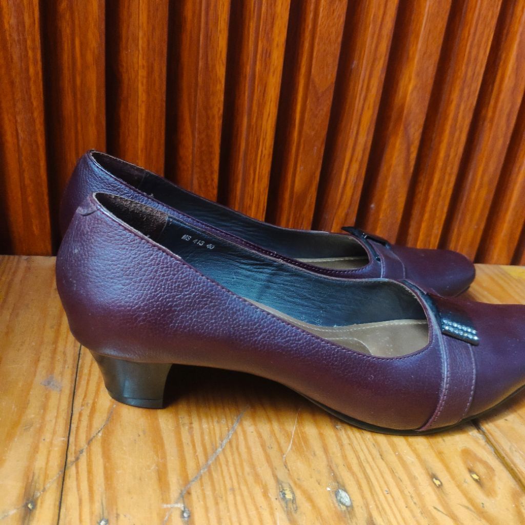 sepatu sensitive wanita ukuran 40