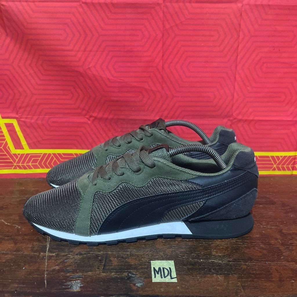 Puma Pacer size 42