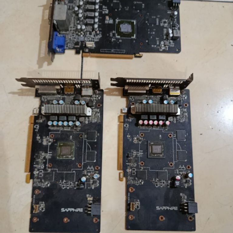 Khusus buat Teknisi. Jual 3 pcs VGA non coler. (2 pcs SHAPPIRE PULSE RADEON RX560 4gb GDDR5 128bit) 